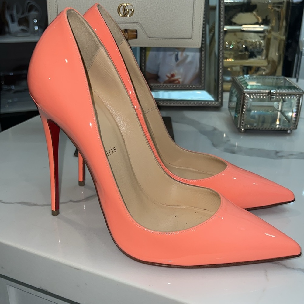 - Worn once! So Kate’s in a beautiful coral - Picture 5 of 8